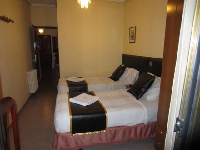 DOUBLE TWO BEDS
