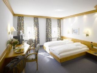 Flair Hotel Weinstube Lochner4