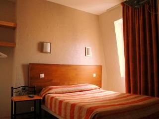 โรงแรมเดสอาร์ตบาสทิเล (Hotel des Arts Bastille)1