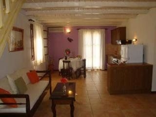 Traditional Villas Therianos0