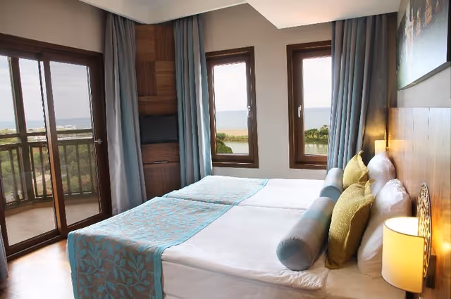 FAMILY ROOM TWO BEDROOMS
