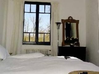 Chateau Les Merles0