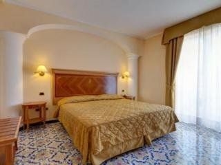 โรงแรมแกรนด์ เพรสซิเดนท์ (Grand Hotel President)4