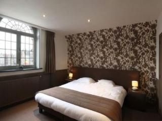 Central Hotel2