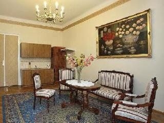 Florian Apartments0