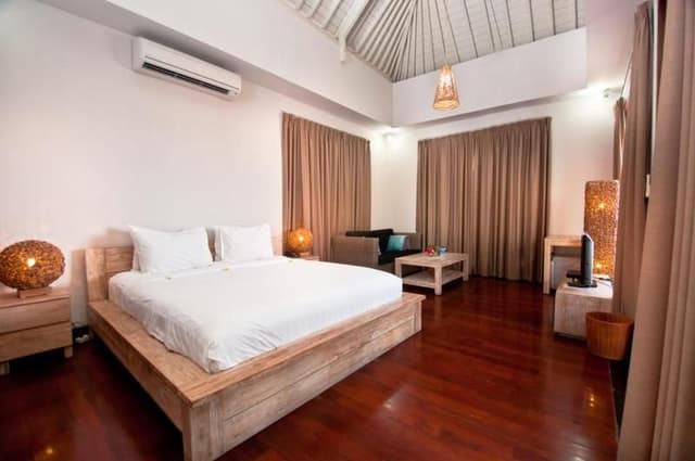 VILLA THREE BEDROOMS