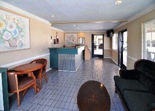 Orange Tustin Inn0