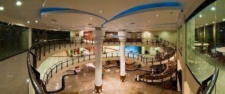 Pinnacle Hotel and Suites0