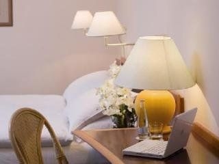 Movenpick Hotel Prague0
