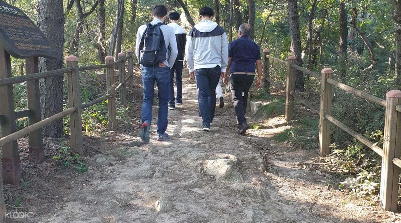 Talk Show Tour with North Korean Defector from Seoul2