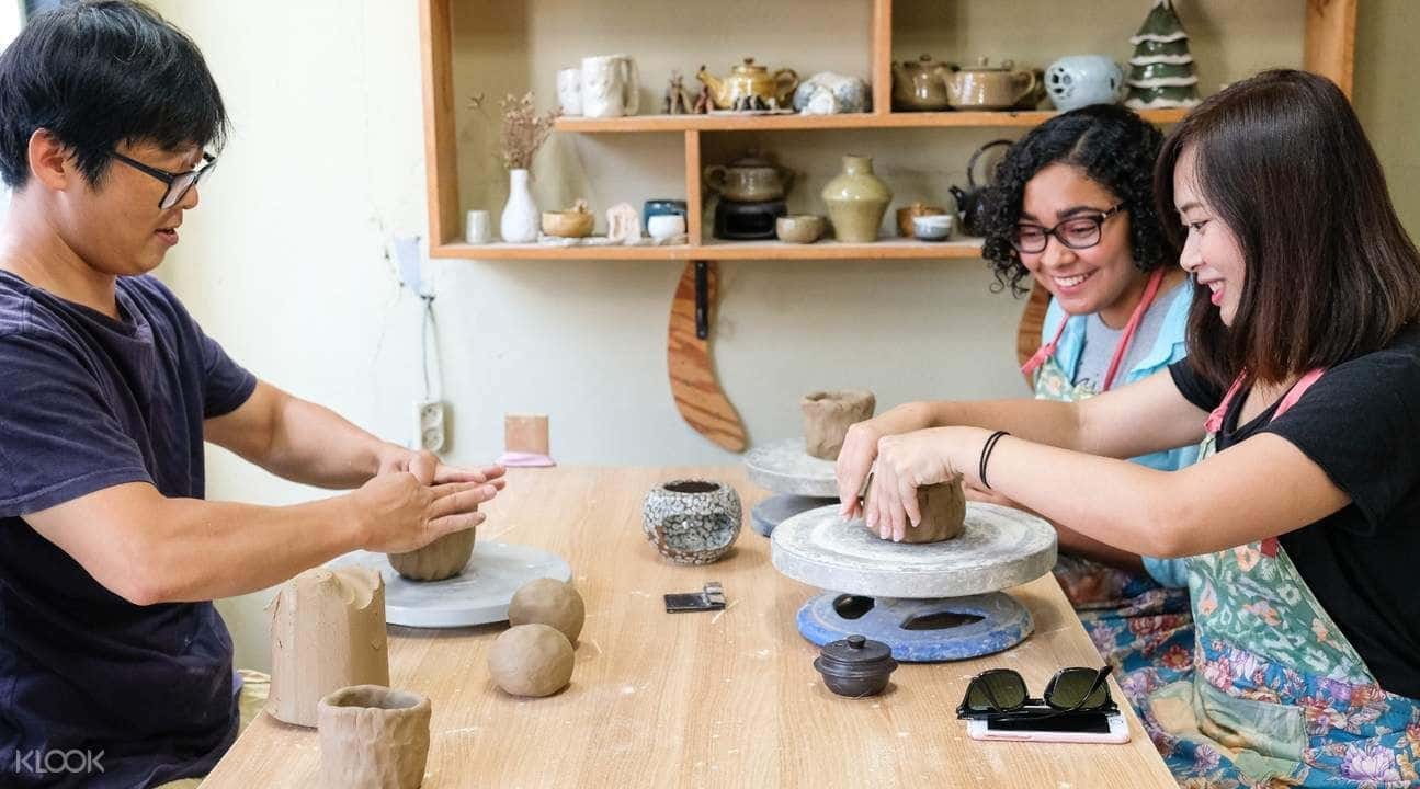 Traditional Korean Pottery Making Experience in Seoul1