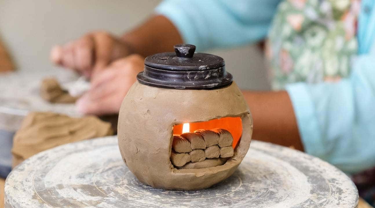 Traditional Korean Pottery Making Experience in Seoul3