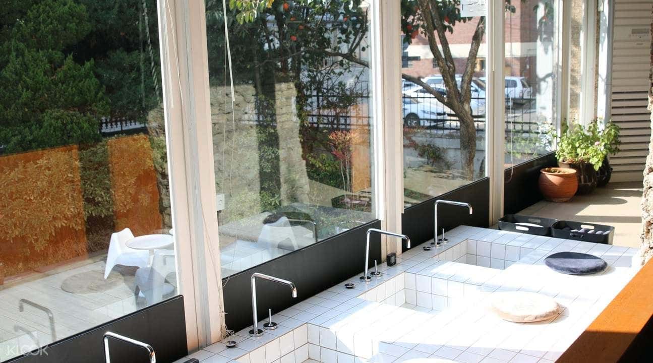 Yakdabang Bomdong Traditional Korean Herbal Footbath and Tea Experience in Hongdae1