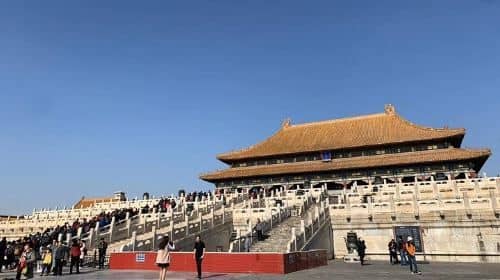 1-Day Emperor’s Tour in Bejing: Forbidden City, Beihai Park, Jingshan and Hutong