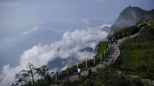2 Days Leshan Mt.Emei High Speed Train Tour
