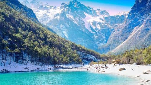 3-Day Shangri-la and Jade Dragon Snow Mountain Private Tour: Tiger Leaping Gorge, Blue Moon Valley