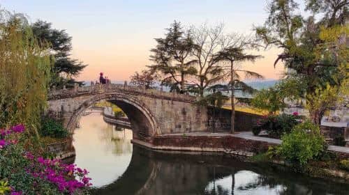 4-Day Dali to Lijiang and overnight in Shaxi Private Tour: Shizhongshan Grottoes, Xizhou