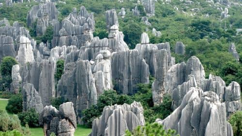 4-Day Kunming to Yuanyang Stone Forest Photograph Tour Private Tour: Jisnhui Ancient City, Zhu's Family Garden, Seventeen Span Bridge, Yuanyang Rice Terraces, Stone Forest