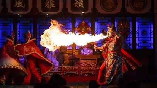 Experiencing Sichuan Opera in Chengdu - Mask changing Art