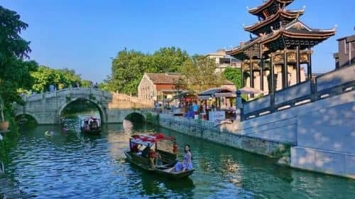 Foshan Qinghui Garden and Fengjian Water Town Private Day Tour from Guangzhou