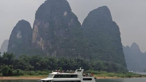 Full-Day Guilin Li-River Cruise and Yangshuo Liusanjie Show Private Tour