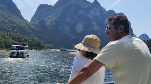 ล่องเรือแม่น้ำหลี่กุ้ยหลินเต็มวันพร้อมเรือ 3 ดาวและทัวร์ล่องเรือชมทะเลสาบสี่แห่ง