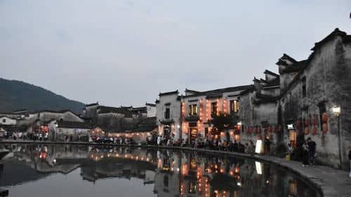 Full-Day Private Tour of Hongcun and Xidi Village with Pick Up