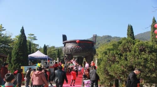 Guangzhou Private Day Tour of Dinghu Mountain Resort, Qingyun Temple of Zhaoqing, Dinghu Lake