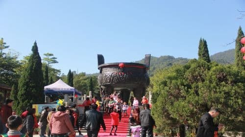 ทัวร์ส่วนตัวหนึ่งวันในกวางโจว: อุทยานภูเขาติงหู, วัดชิงหยุนในเจาฉิ่ง, และทะเลสาบติงหู