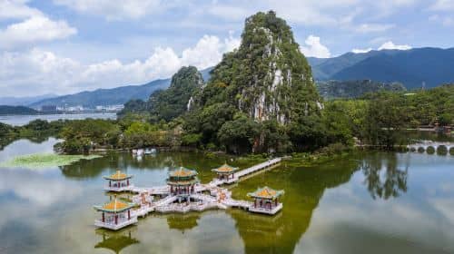 Guangzhou Private Day Tour of Seven Star Crags, Xinghu Lake of Zhaoqing, Zhaoqing Yuejiang Floor