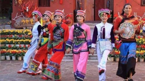 Private day tour to Kunming national village and west hill with Lunch