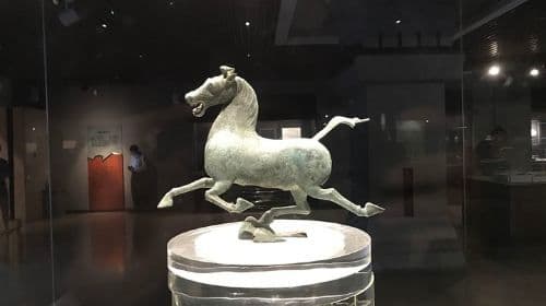 ทัวร์ส่วนตัว 1 วัน เมืองหลานโจว ภูเขาเจดีย์ขาว สะพานจงซาน แม่น้ำเหลือง ฯลฯ