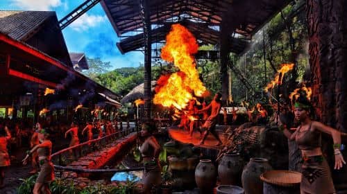 ทัวร์ส่วนตัวครึ่งวัน เยี่ยมชมหมู่บ้านวัฒนธรรมลิ่ม-เมียว บิงหลางกู่ ซานย่า