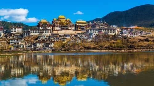 Shangri-La English speaking Tour Guide