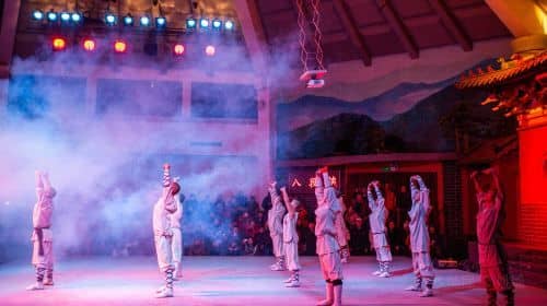 Zhengzhou Day Tour: Shaolin Temple and Longmen Grottoes