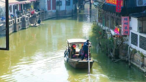 Zhujiajiao Water Town and Shanghai Highlights Private Tour