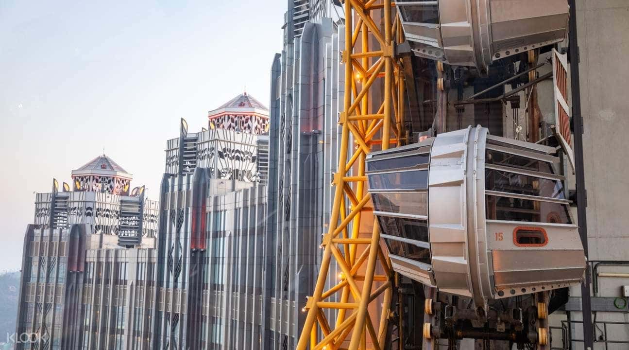 Golden Reel Ferris Wheel in Studio City Macau3