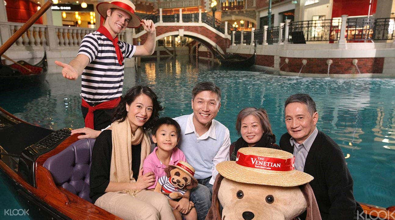 Gondola Ride at The Venetian Macau3