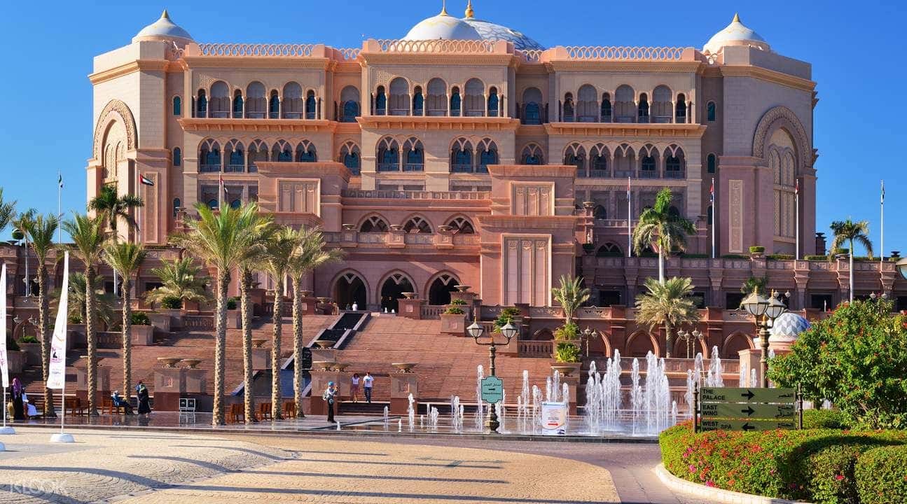 Abu Dhabi Half Day City Tour with Qasr Al Watan and Etihad Towers Admission1