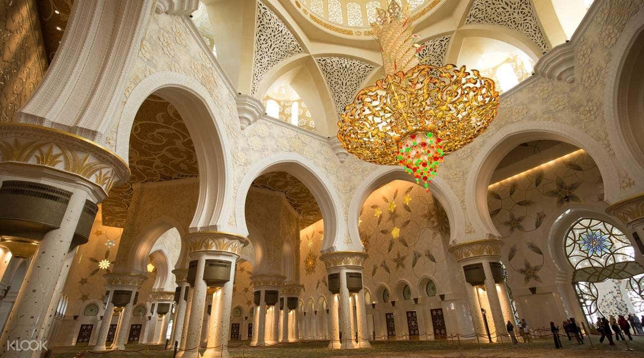 Abu Dhabi Half Day City Tour with Qasr Al Watan and Etihad Towers Admission3
