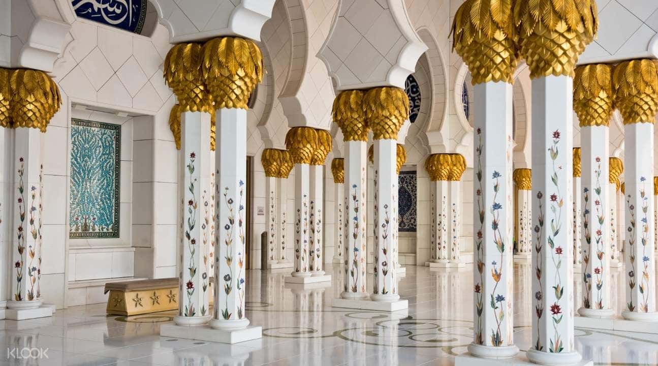 Abu Dhabi Small Group Full Day Tour with Qasr Al Watan Visit4