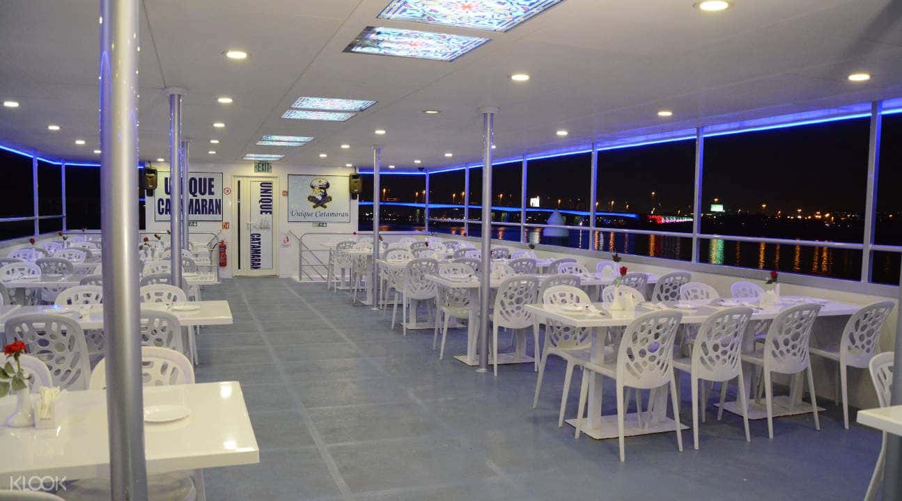 Catamaran Cruise Experience in Dubai1