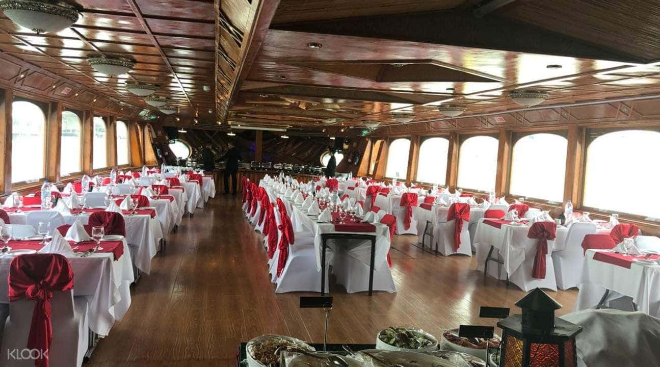 Dhow Dinner Cruise in Abu Dhabi2