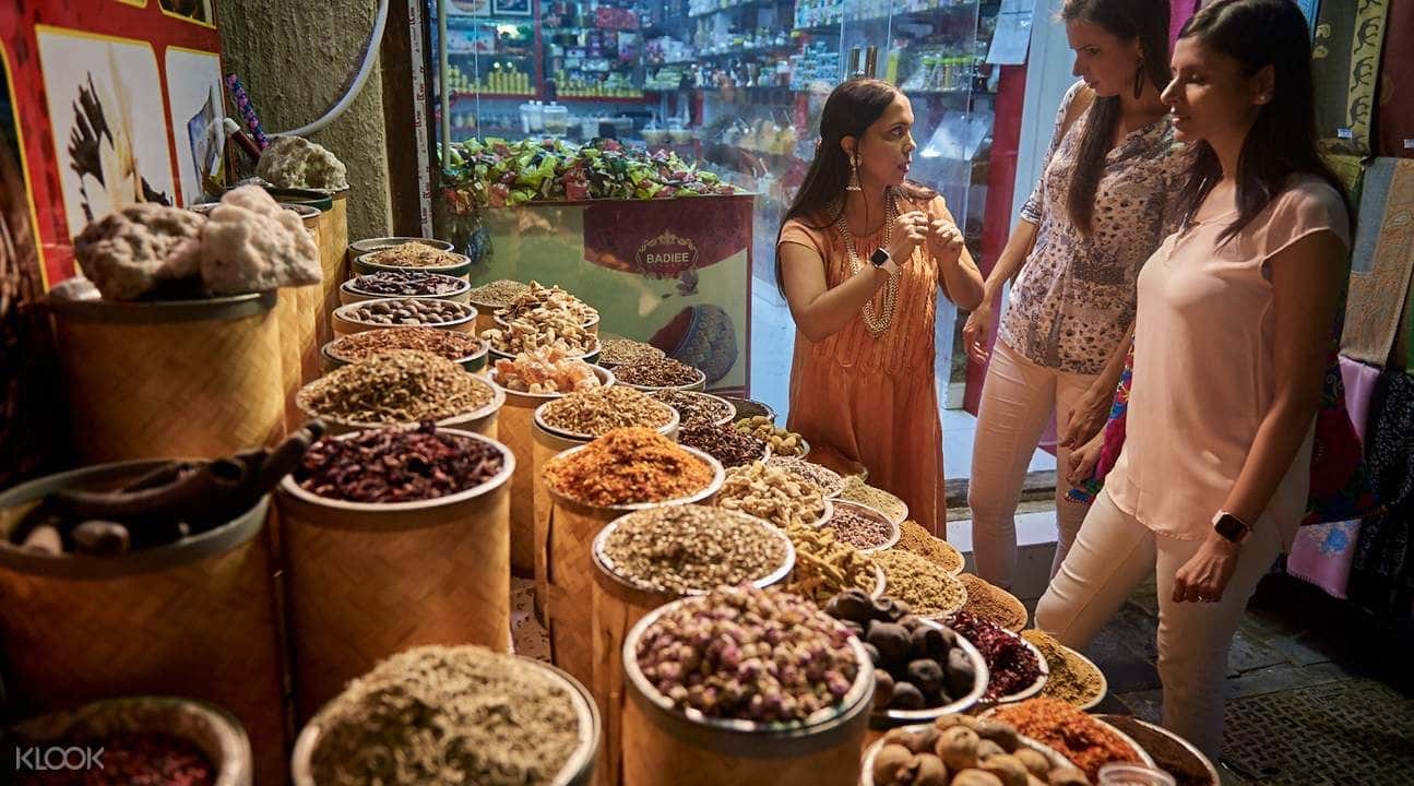 Emirati Food and History Guided Tour with Dinner in Old Dubai2