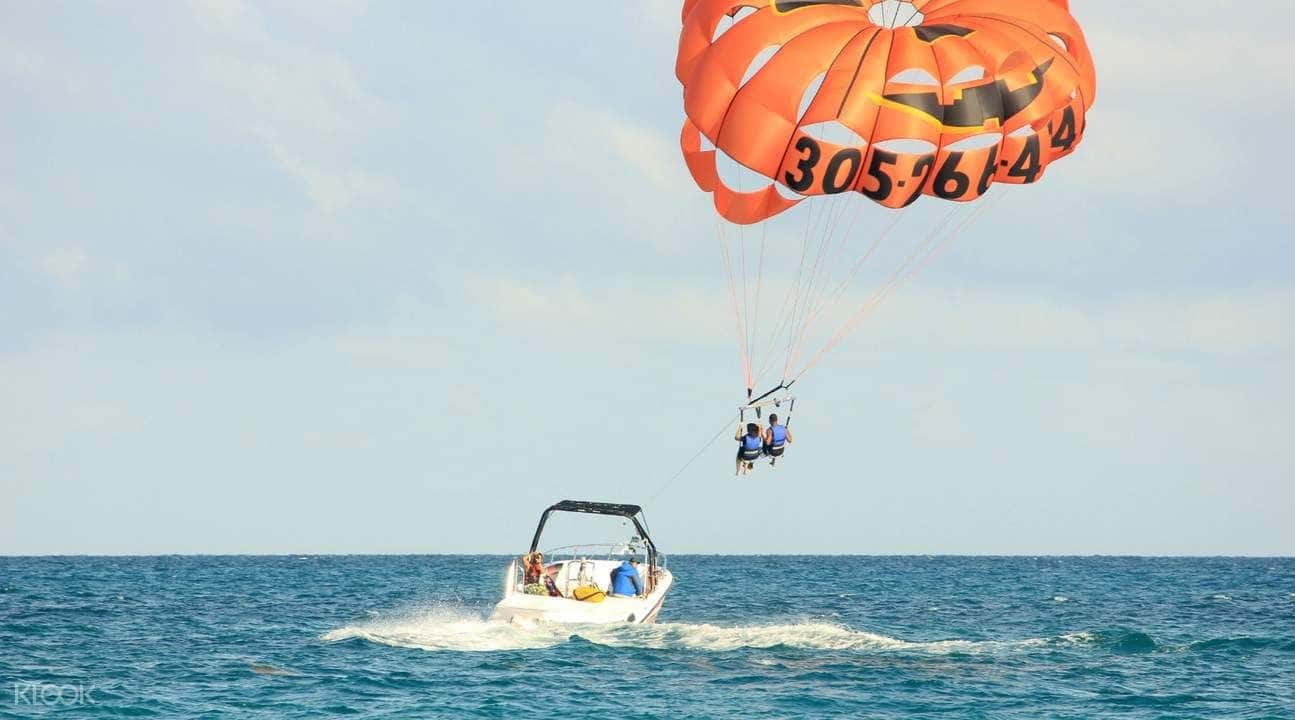 Parasailing in Dubai2