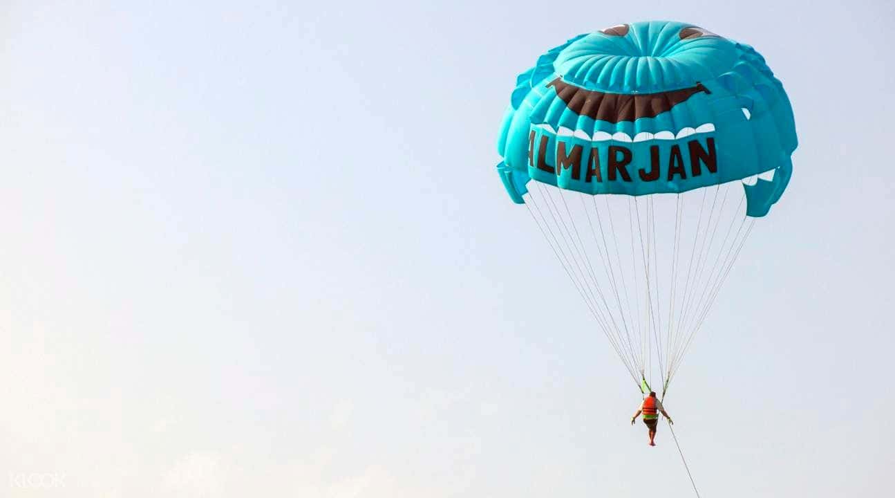 Parasailing in Dubai3