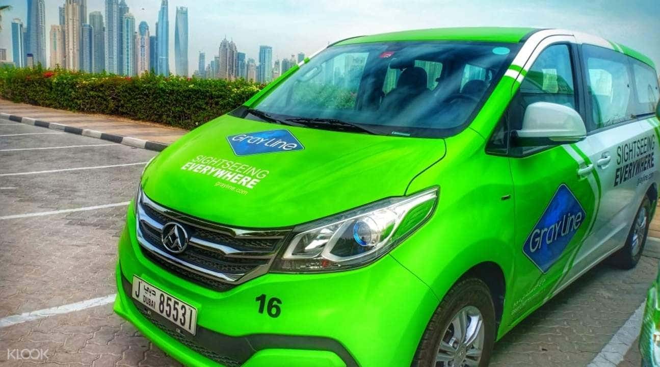 Private Dubai International Airport (DXB) Transfers for UAE Emirates2