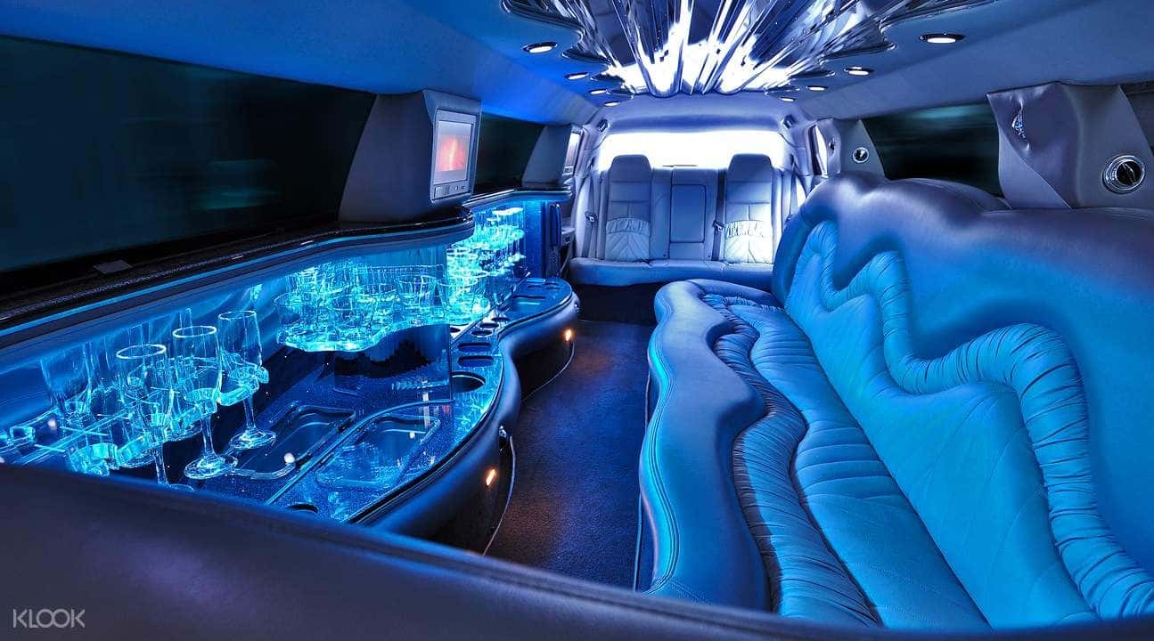 Private Stretch Limousine Transfers from Dubai International Airport (DXB) to Dubai1