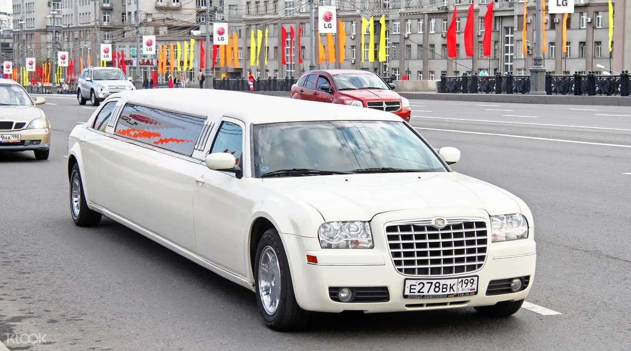 Private Stretch Limousine Transfers from Dubai International Airport (DXB) to Dubai4