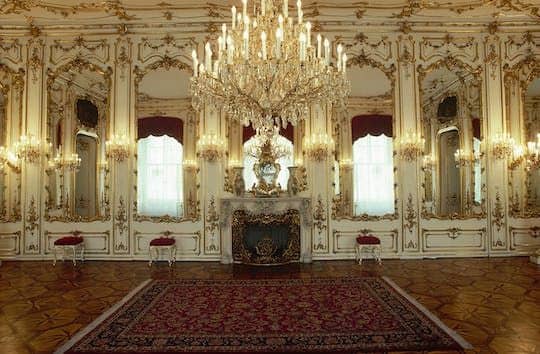Empress Sisi and Imperial Apartments tour in Vienna